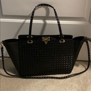 Inspired medium Rockstud leather black tote bag